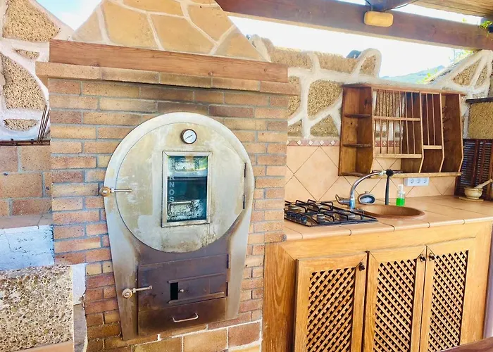 Amani Con Jacuzzi Climatizado Y Piscina * Buzanada