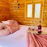 Amani Con Jacuzzi Climatizado Y Piscina 아파트 *